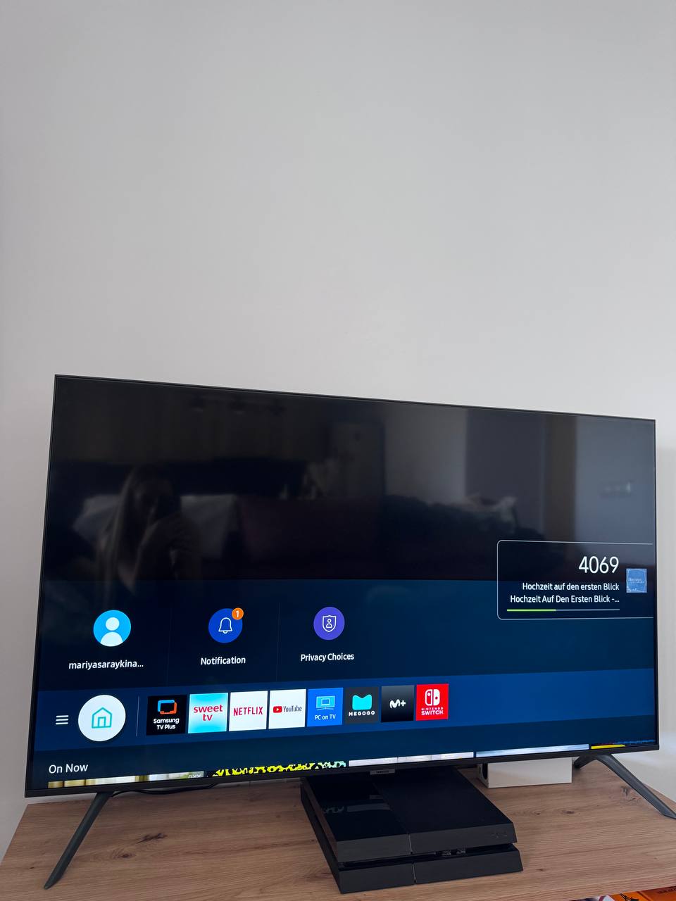 Продам телевизор Samsung диагональ 50’’ , смарт тв, все работает. Цена 200€ 3