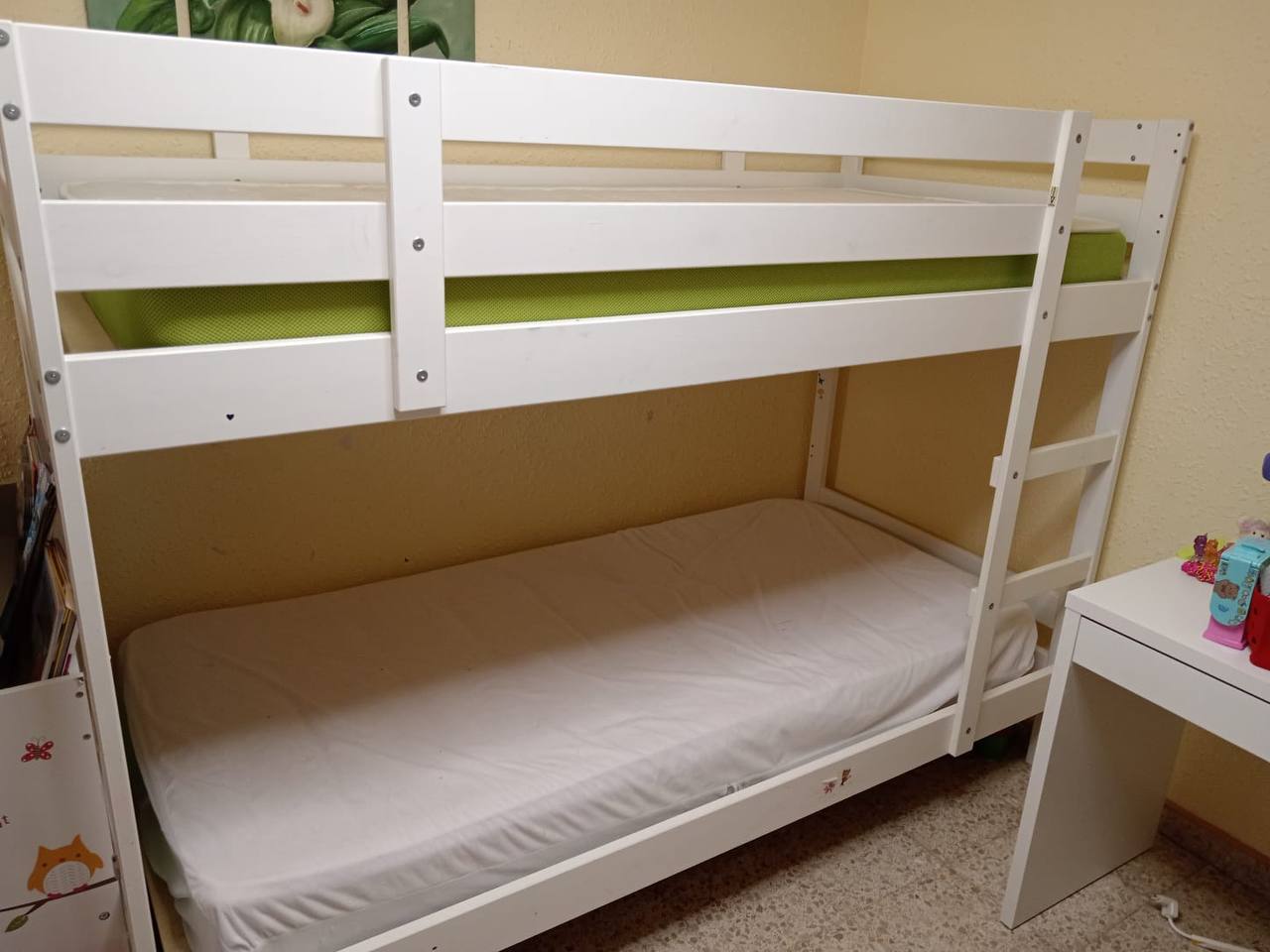 Продаю кровать , уже в разобранном виде с матрасами самовывоз 150 евро El Campello +34633044682
