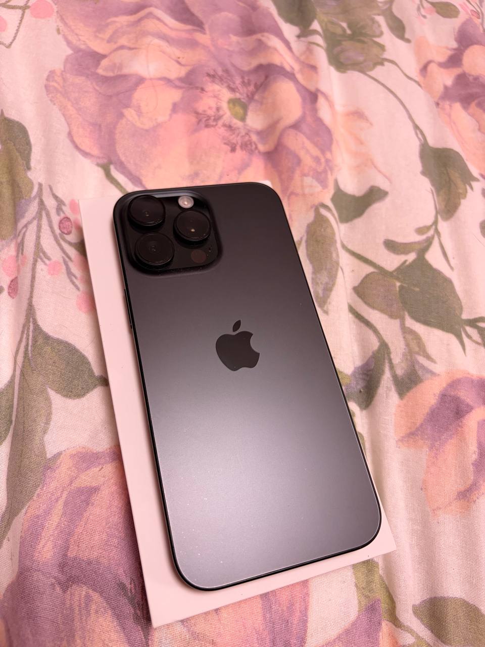 Продам IPhone 16 pro Max 2