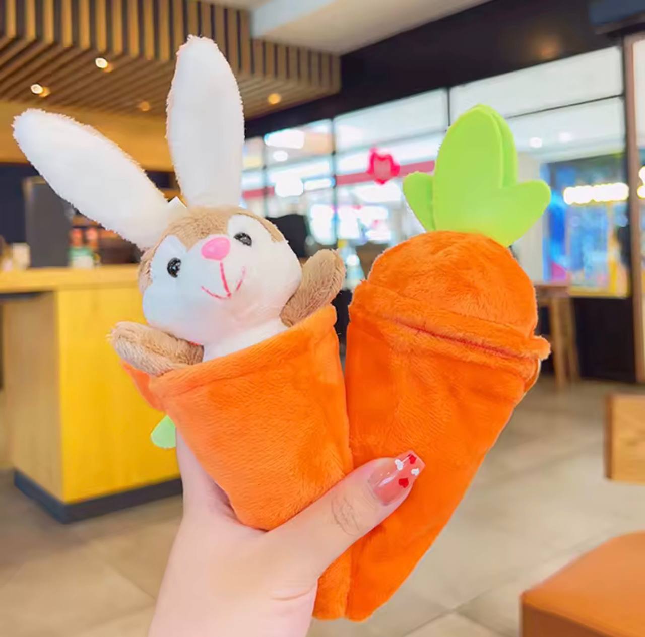 Продам Новые игрушки, 5€, также есть одежка до года 3