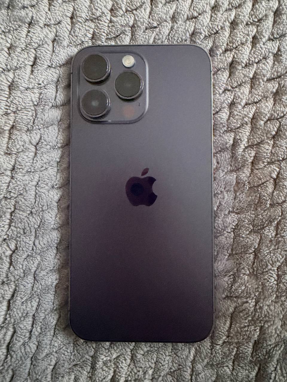 Продам iPhone 14 Pro Max, 256 Гб. Одни руки, ничего не менялось. Носился в чехле и с защитным стекло