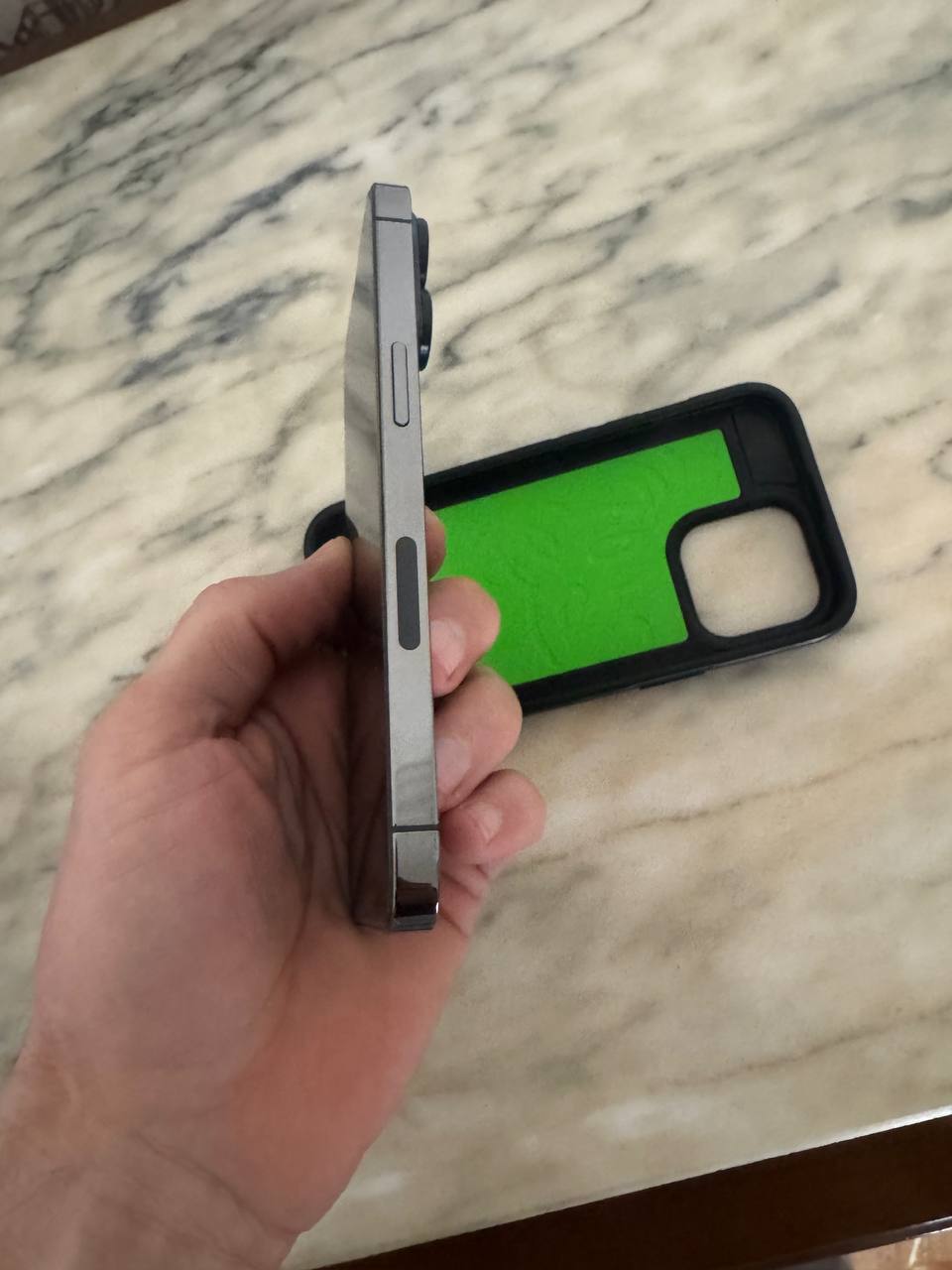 Продам iPhone 13 pro 256 gb, ничего не менялось. 350 3