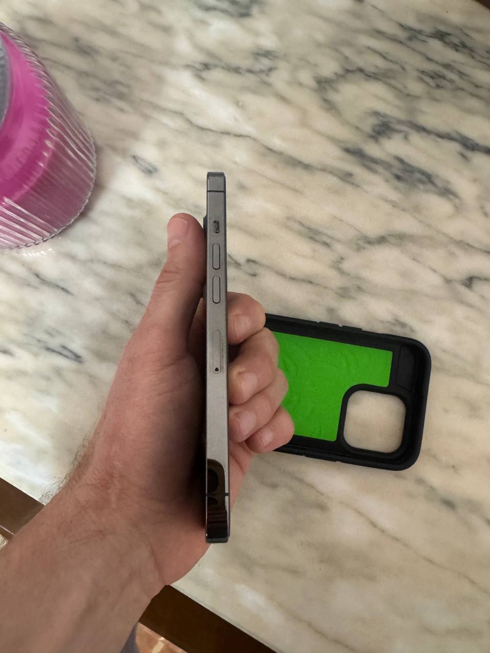 Продам iPhone 13 pro 256 gb, ничего не менялось. 350 4