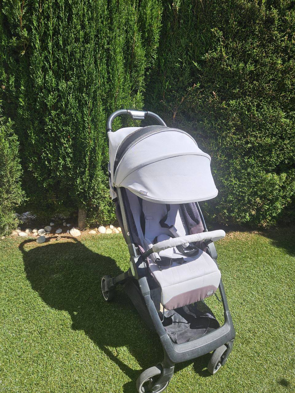 Продам плавательный жилет 10€ и коляску 20€