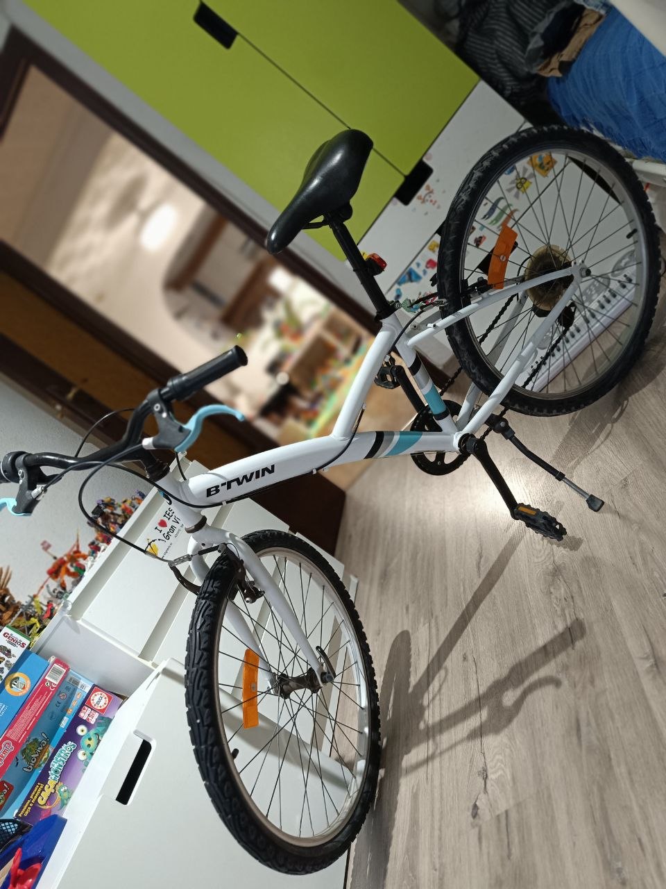 Велосипед B'TWIN ORIGINAL 100, колеса 24, 6 скоростей. В хорошем состоянии. 60€