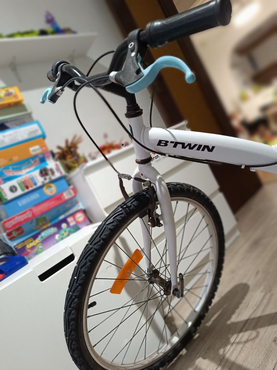 Велосипед B'TWIN ORIGINAL 100, колеса 24, 6 скоростей. В хорошем состоянии. 60€ 2