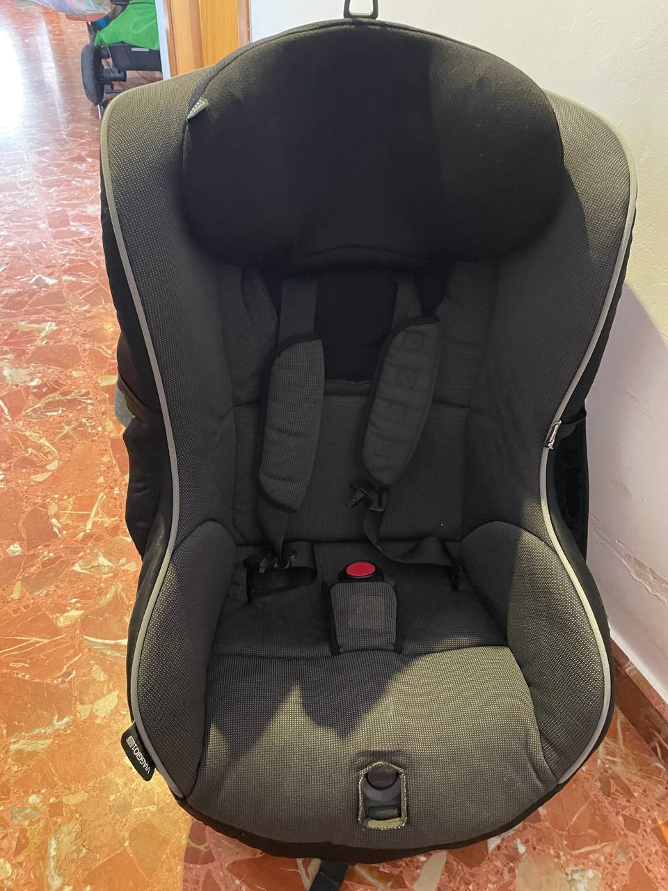 Продам детское автокресло peg perego viaggio 1 duo fix ktt за 40€. Всё целое, имеется небольшое, не 3