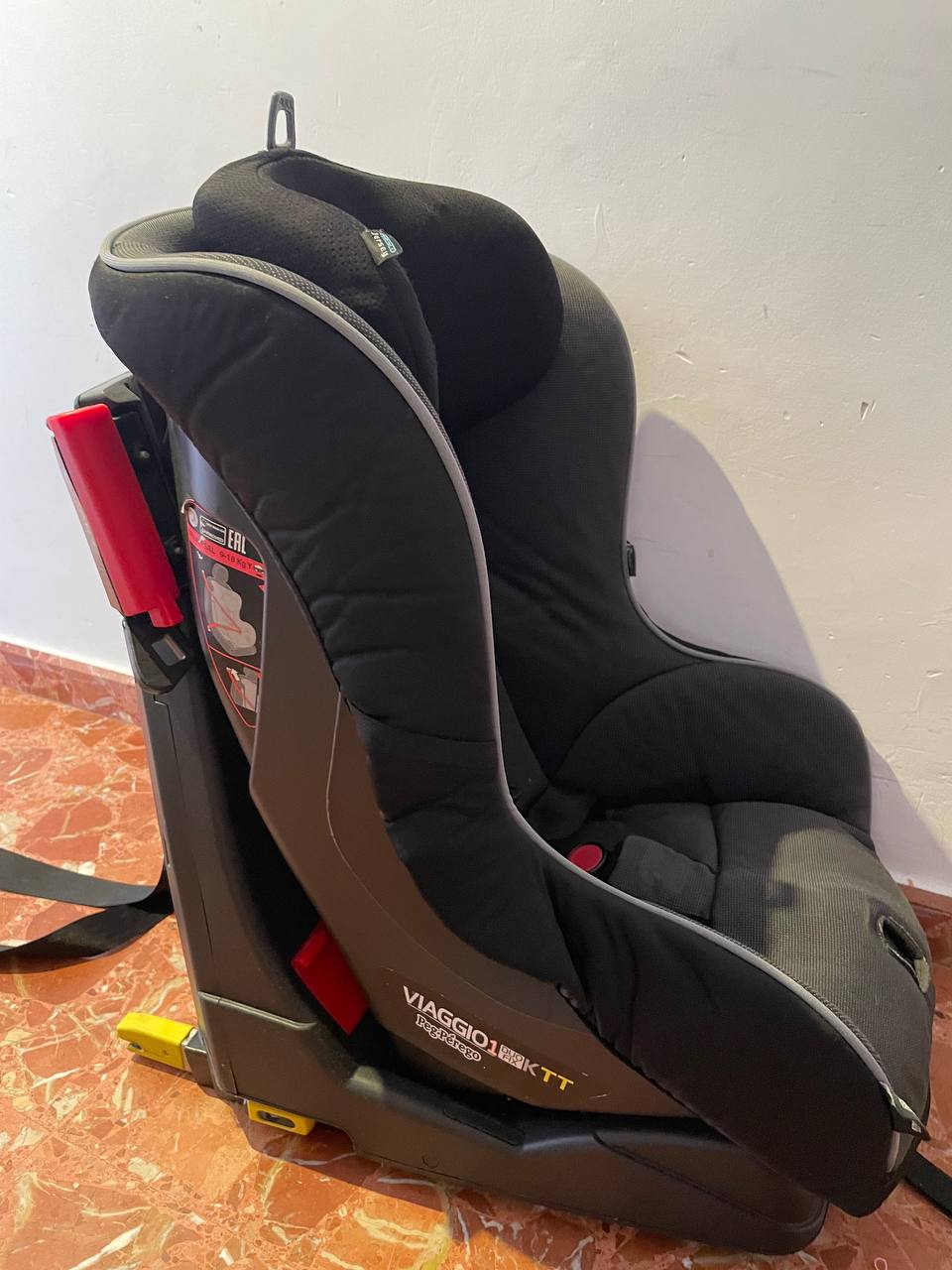 Продам детское автокресло peg perego viaggio 1 duo fix ktt за 40€. Всё целое, имеется небольшое, не 2