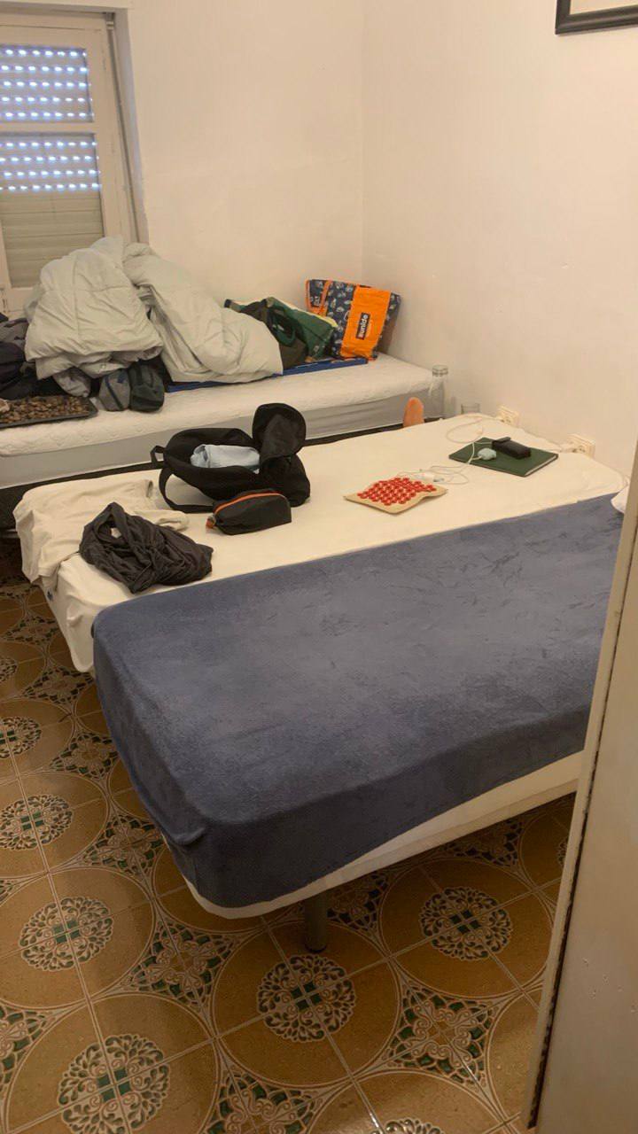 Продаётся кровать King Size (2 отдельных основания + 2 матраса)