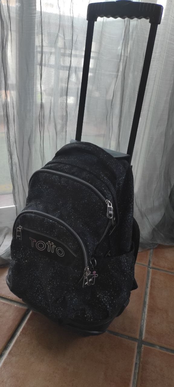 Продам школьный рюкзак Totto на колёсиках. 2