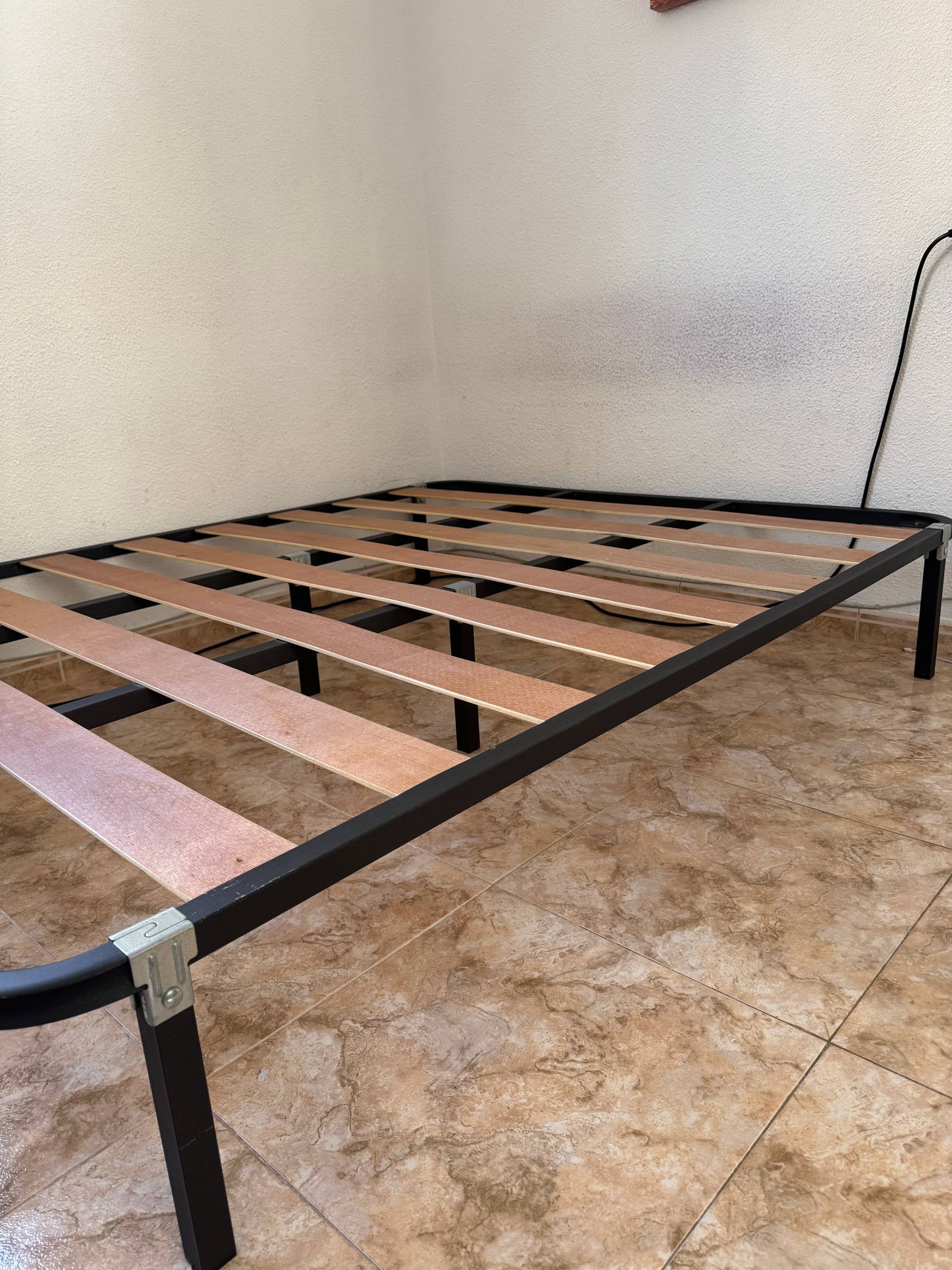 Кровать ( Somier ) 🛏️