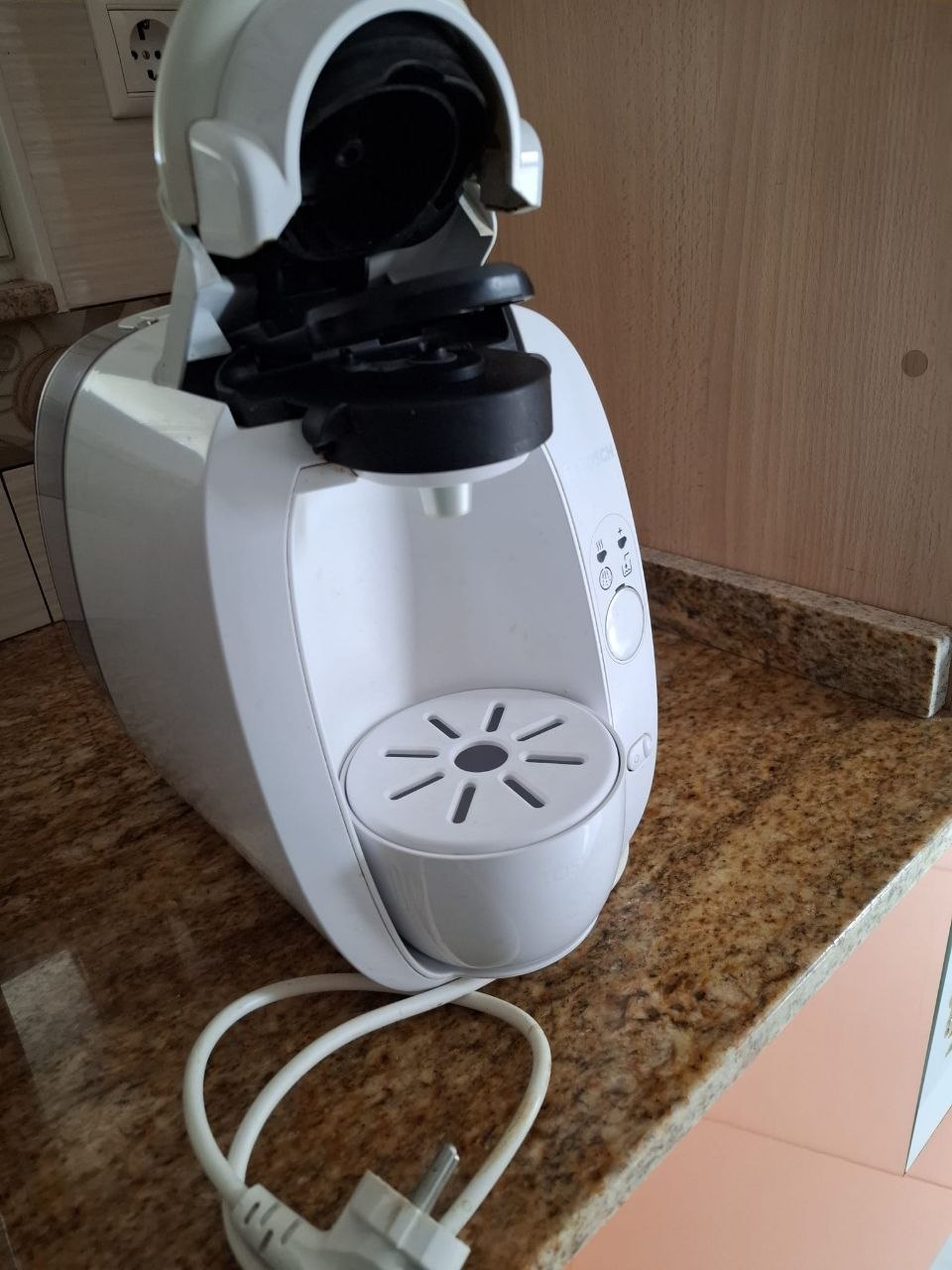Продам кофеварку 20€ 2