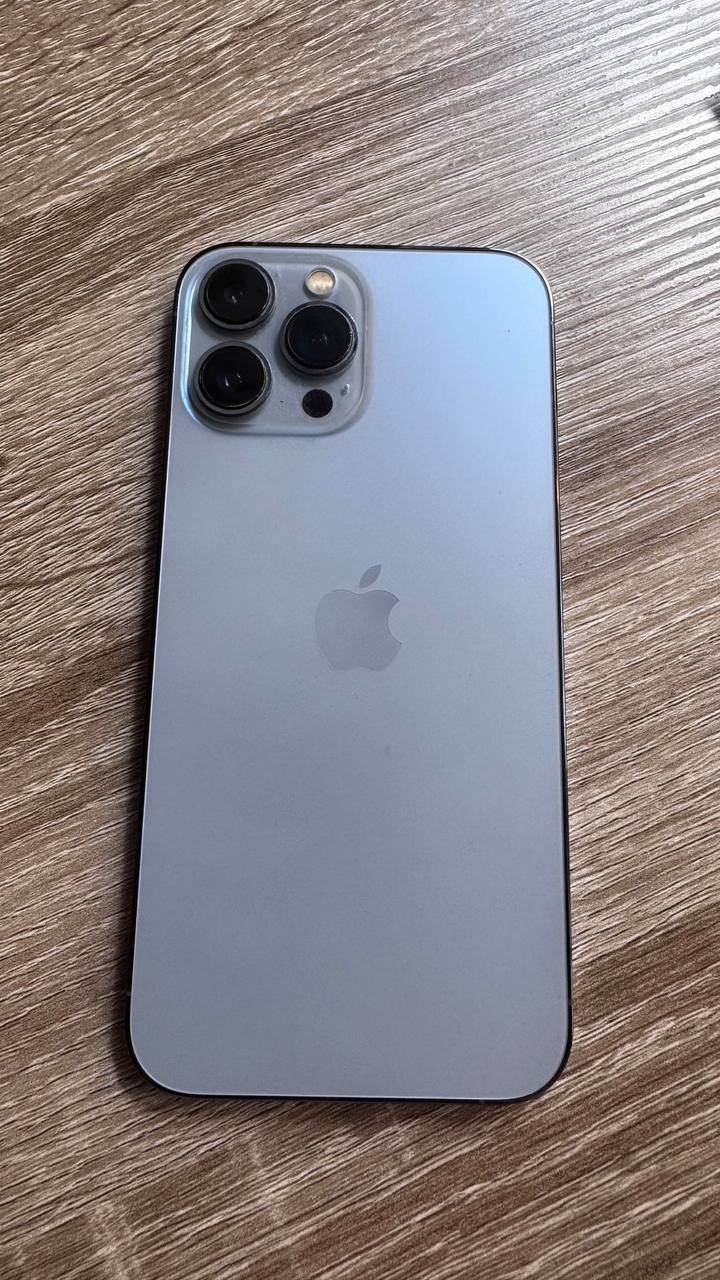 Продам iPhone 13 Pro Max, 256 ГБ — 330 €.