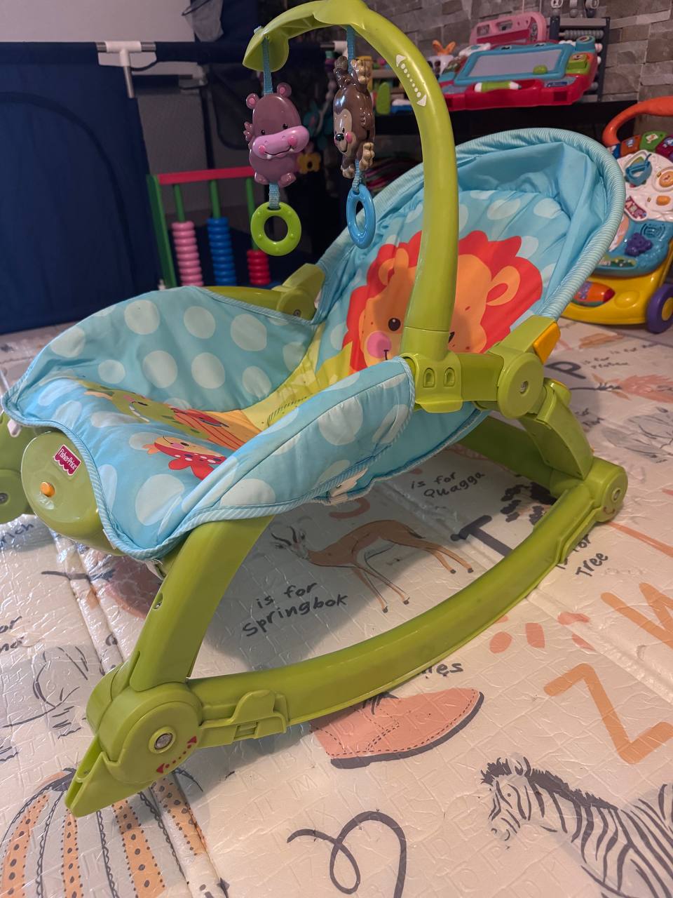Продаю электрокачелю Fisher Price.