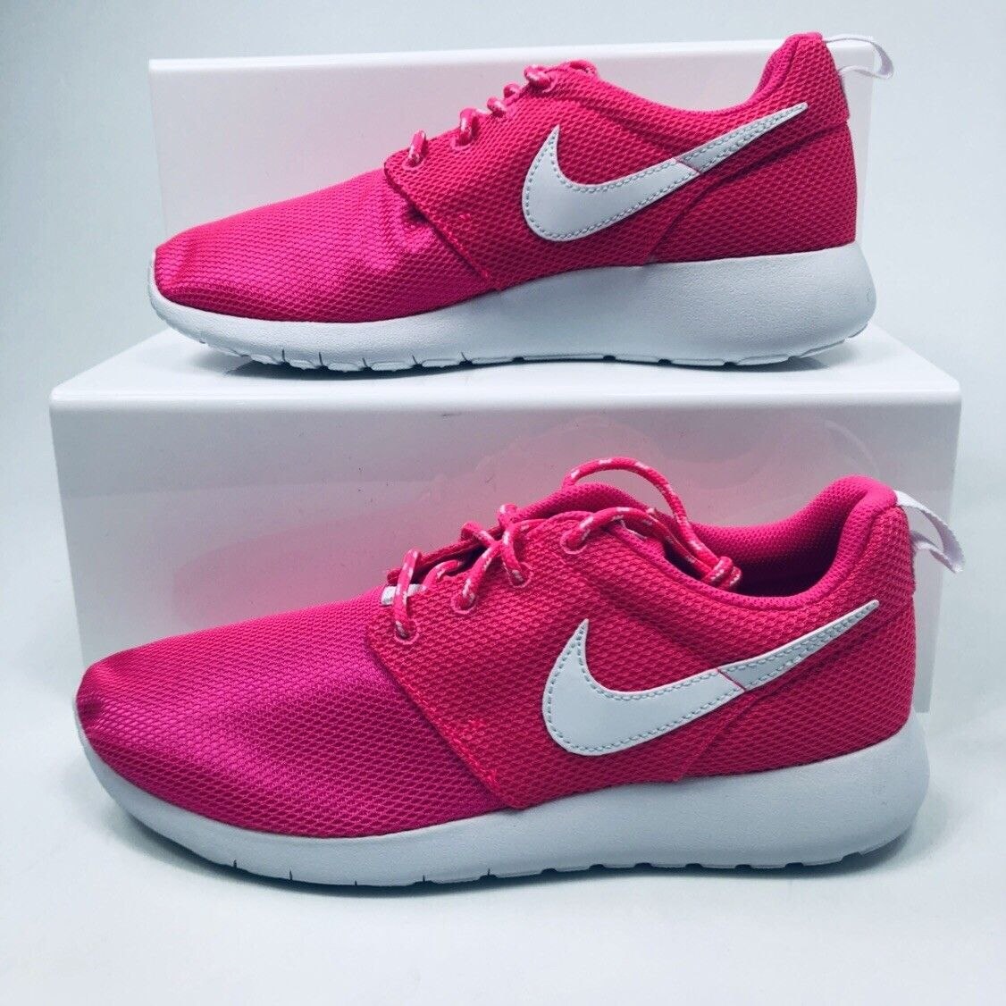 Nike оригинал. Абсолютно новые! 38 размер. Всего 35€. В магазине - почти в 3 раза дороже.