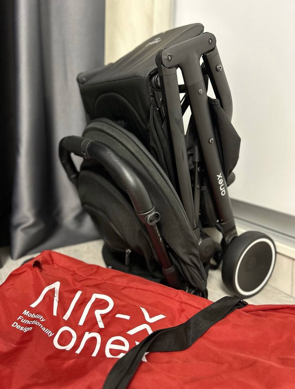 Продаётся коляска Anex Air X  