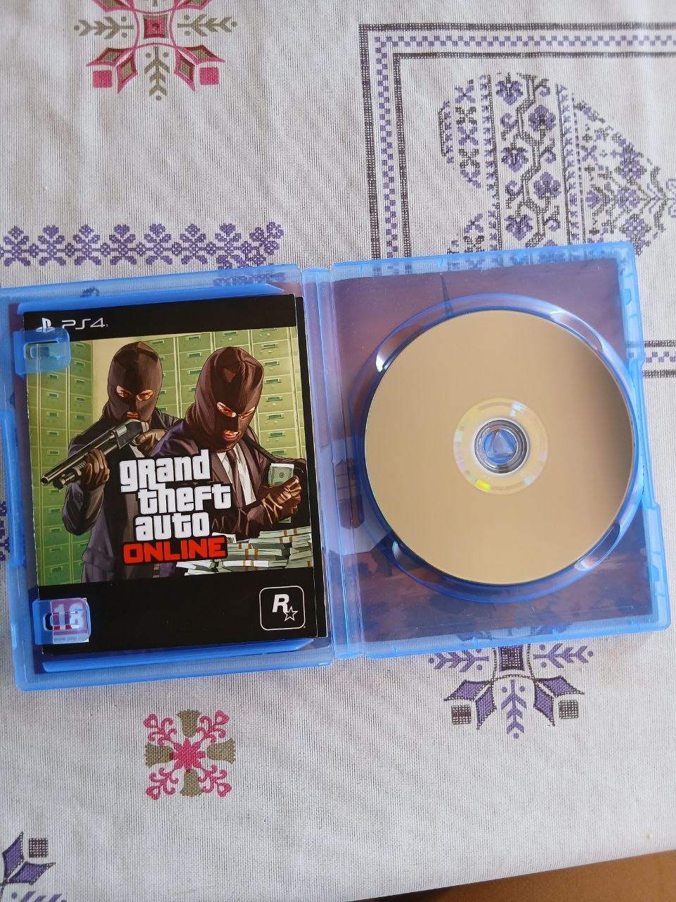 Продам Игру Гта5 для Пс4 :цена 15€ 3