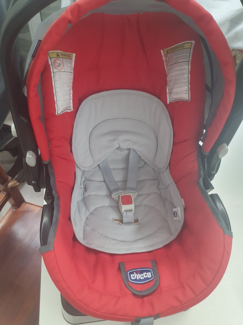 Автокресло-люлька Chicco. Идеальное состояние. 70 евро