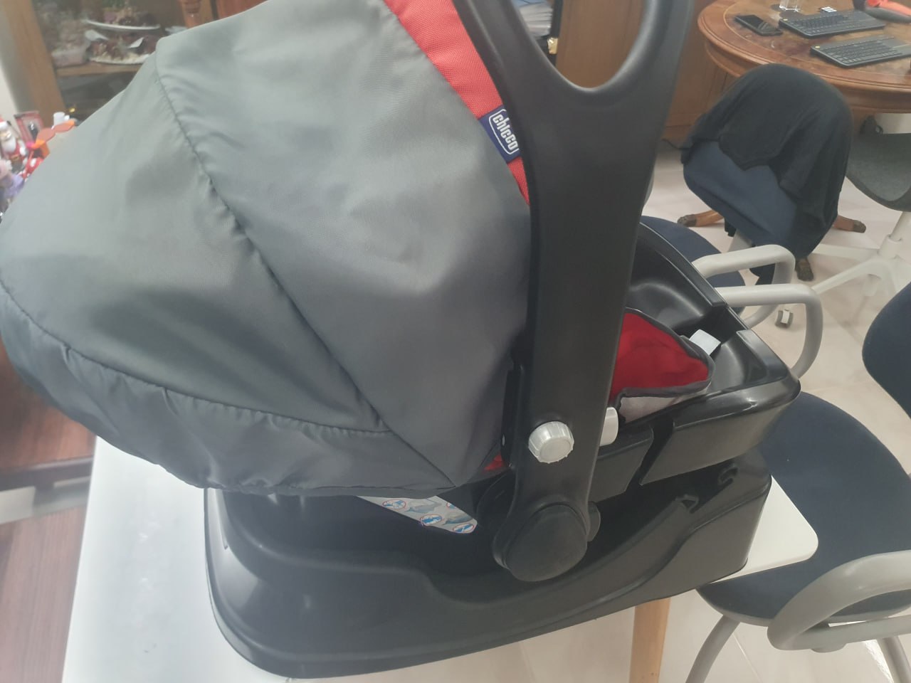 Автокресло-люлька Chicco. Идеальное состояние. 70 евро 8
