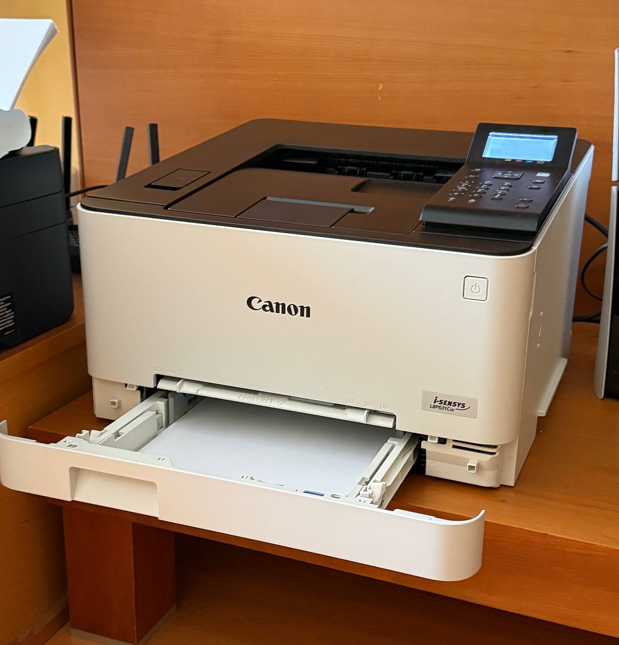 Продам принтер цветной лазерный Canon i-SENSYS LBP631Cw.