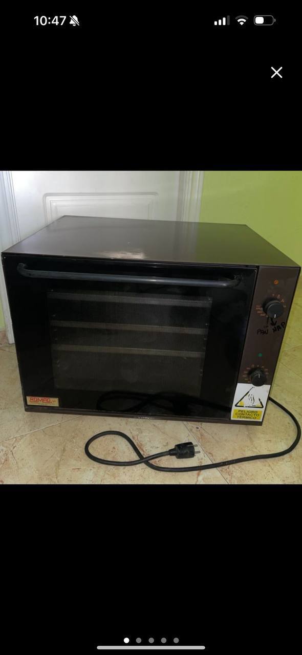 Продам промышленный духовой шкаф €75