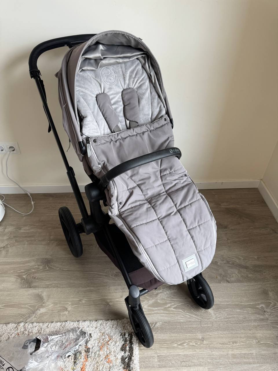 Продам коляску Cybex Priam повний комплект 5