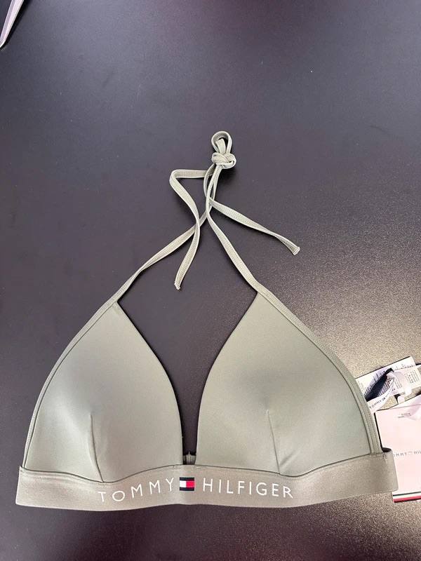 Tommy Hilfiger верхняя часть купальника. Новый с бирками. Размер М. Цена 28€