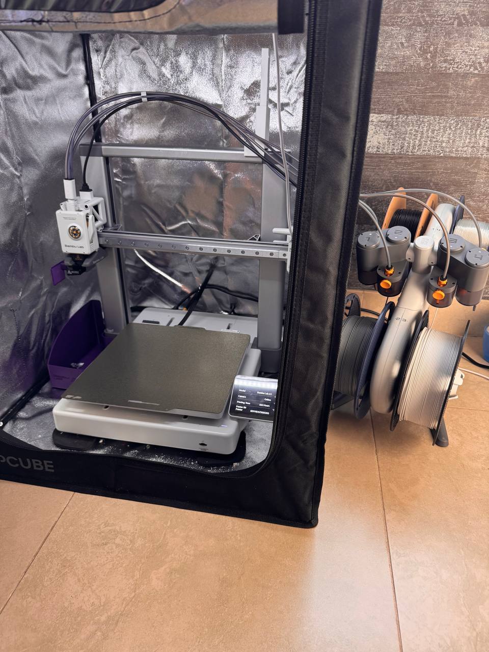 Продаётся 3д принтер Bambu Lab A1 с системой цветной печати AMS Lite. Идеальный принтер как для нови
