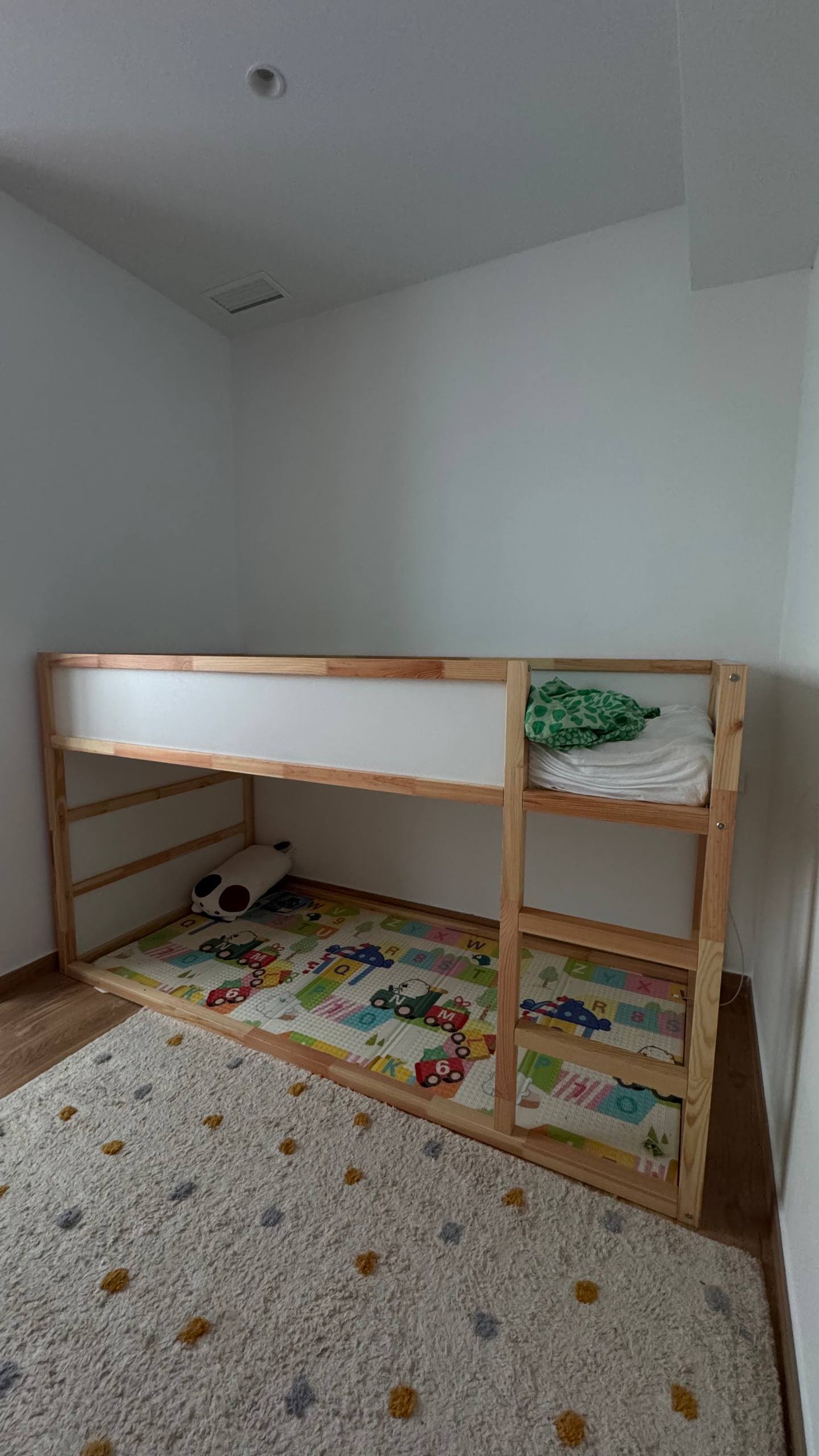 Продам ліжко IKEA в ідеальному стані. 100€
