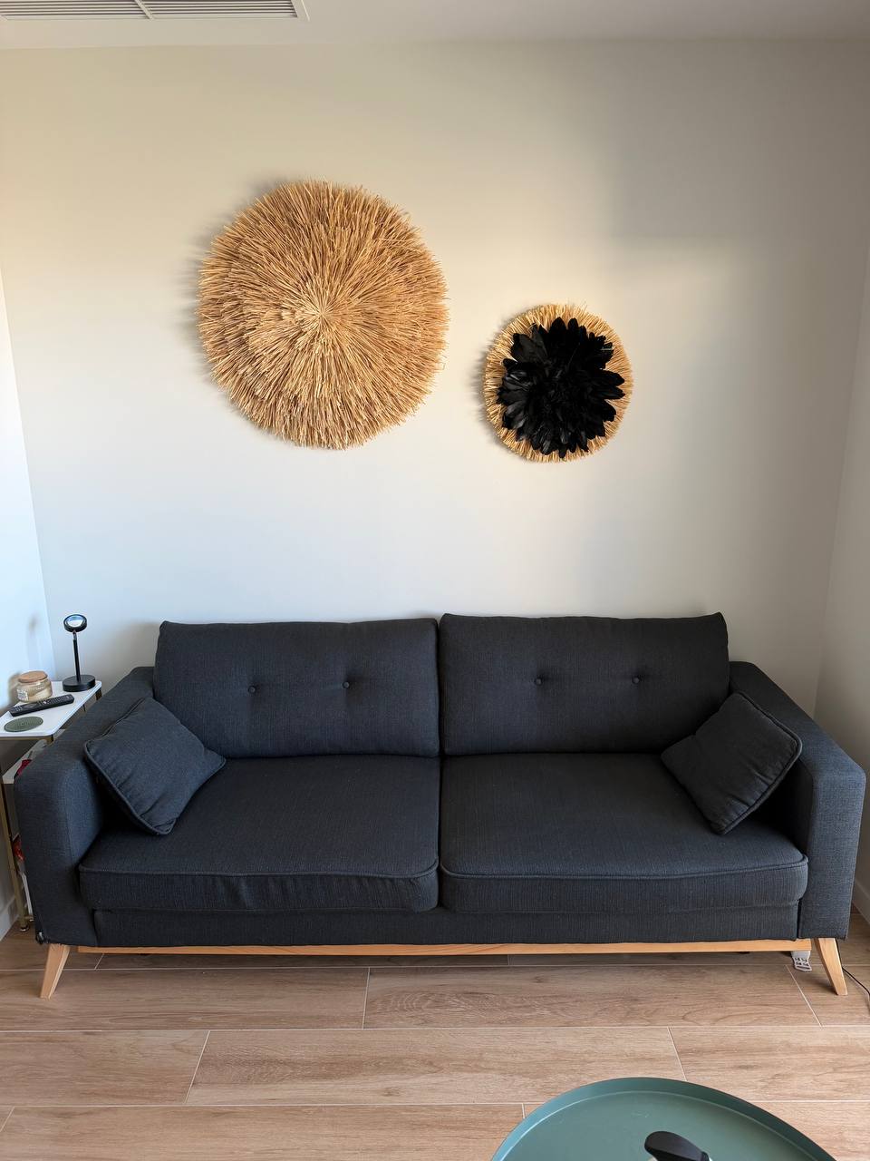 Диван Maisons Du Monde. 
