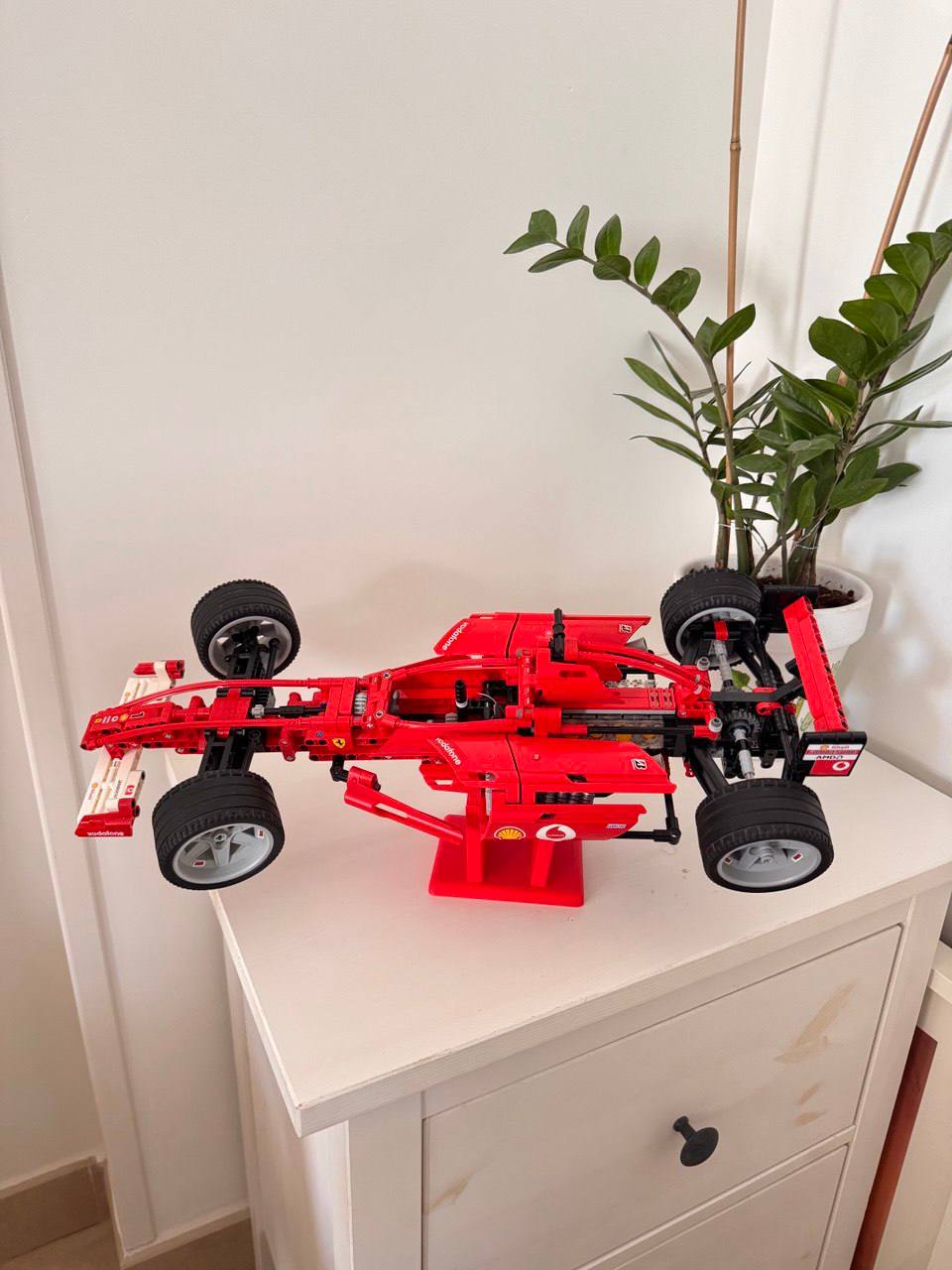 Продаю LEGO Racers 8386: Ferrari F1 Racer 1:10 — легендарный коллекционный набор, выпущенный в 2004 