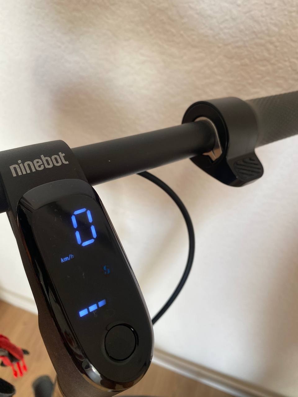Продам электросамокат SEGWAY-NINEBOT F2 4