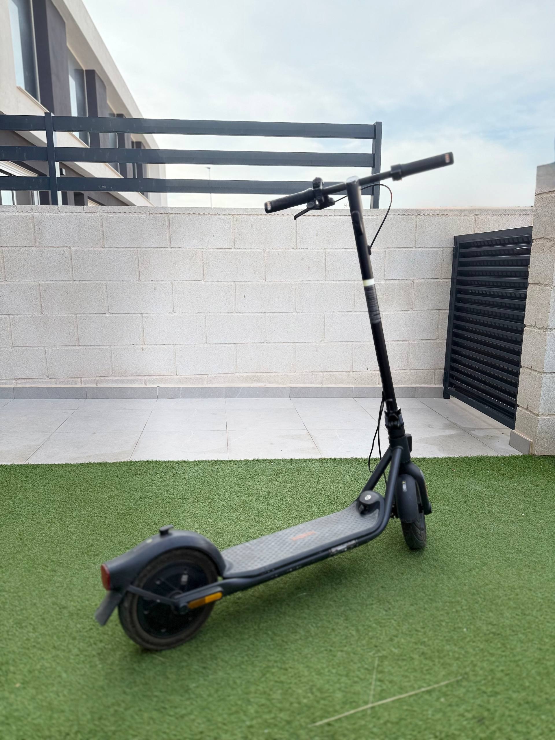 Продам электросамокат SEGWAY-NINEBOT F2