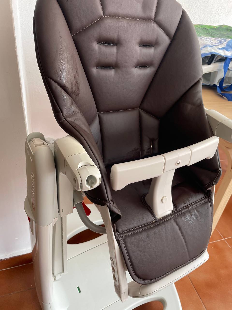 Продам детский стульчик для кормления Peg Perego Tatamia Follow Me !!! 