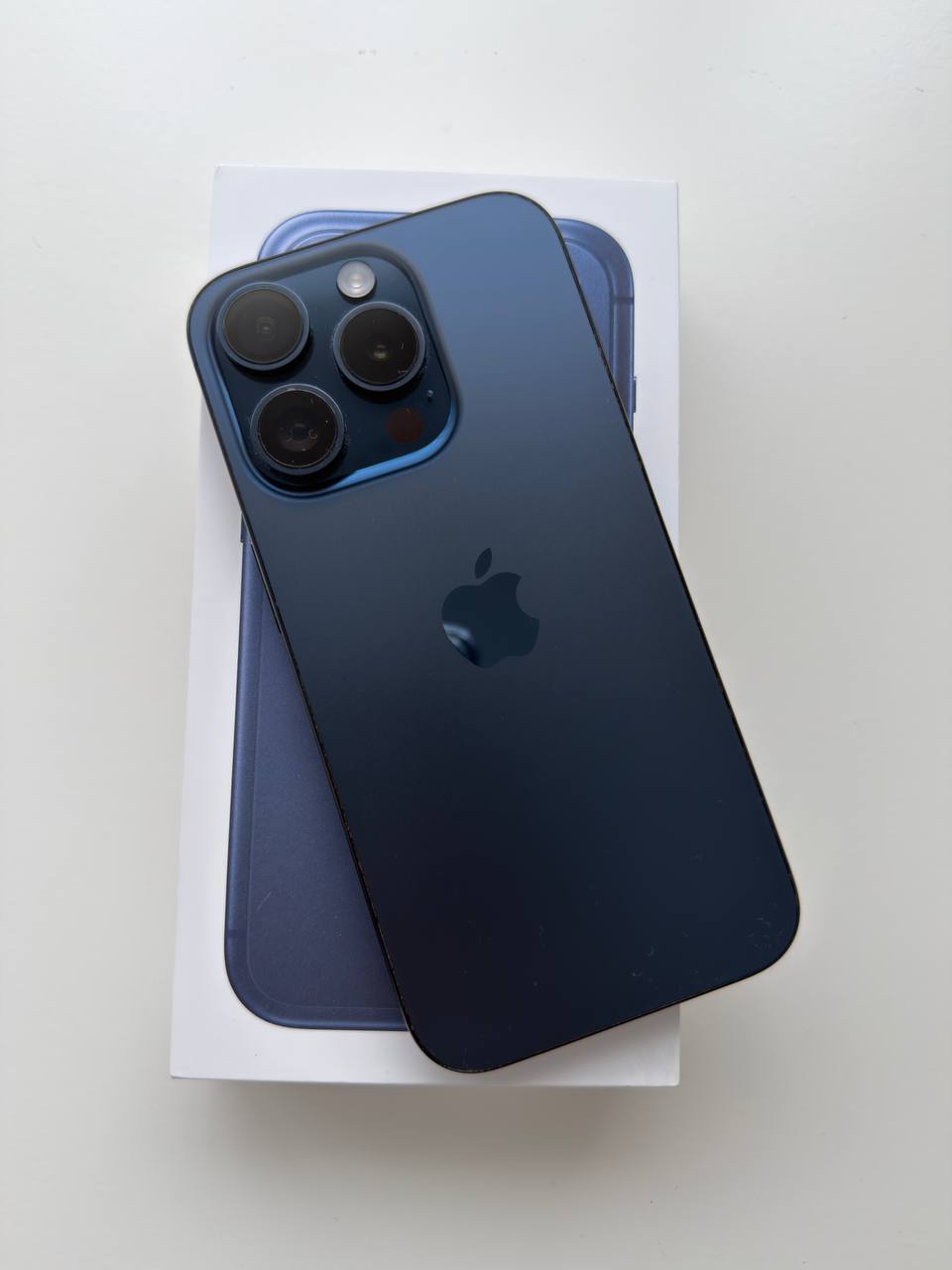 Продам IPhone 15 pro 256gb,батарея 86%,цена 550 евро.