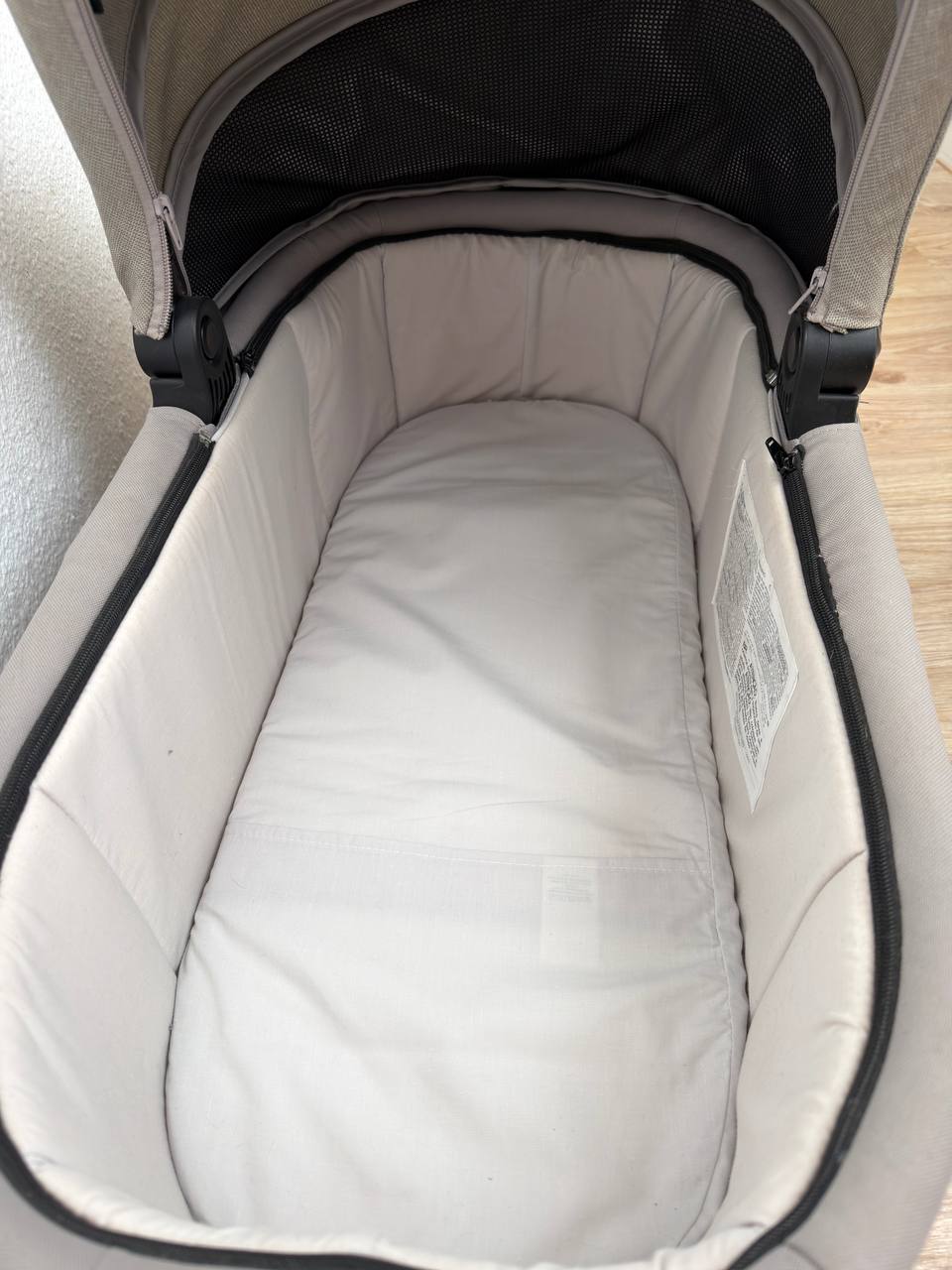 Переноская люлька для малышей от коляски Chicco , состояние идеальное. 4