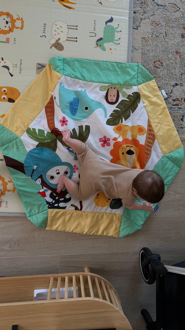 Развивающий коврик для младенцев. Подушка в комплекте. 30 € 