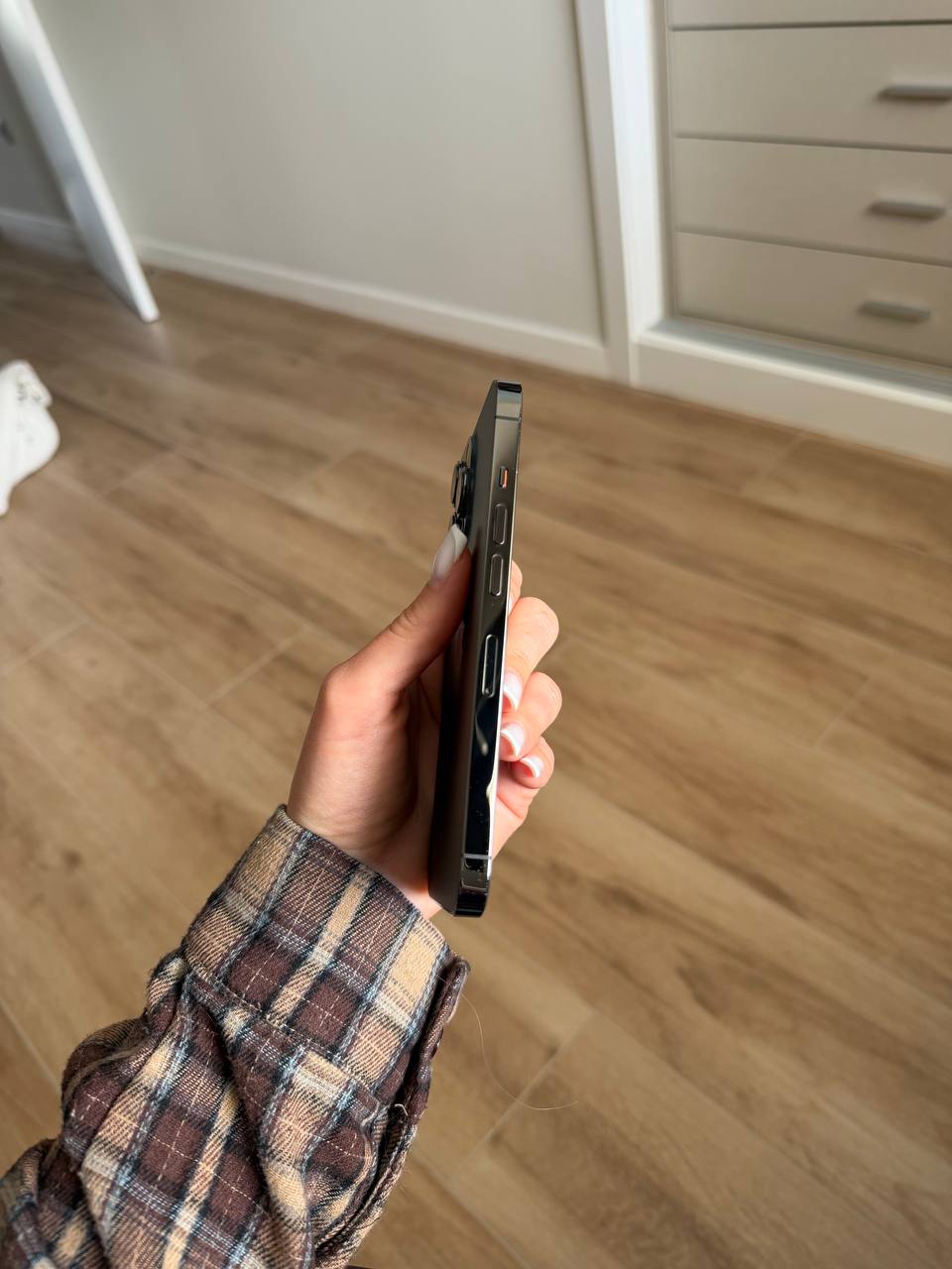 Продаю IPhone 13 Pro 512 GB. Все работает, только батарея под замену. Экран без царапин, всегда носи 3