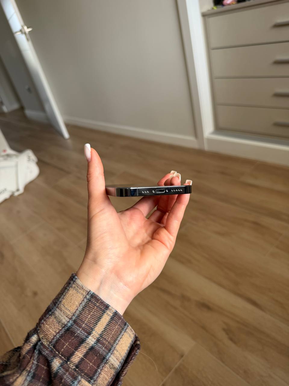Продаю IPhone 13 Pro 512 GB. Все работает, только батарея под замену. Экран без царапин, всегда носи 5