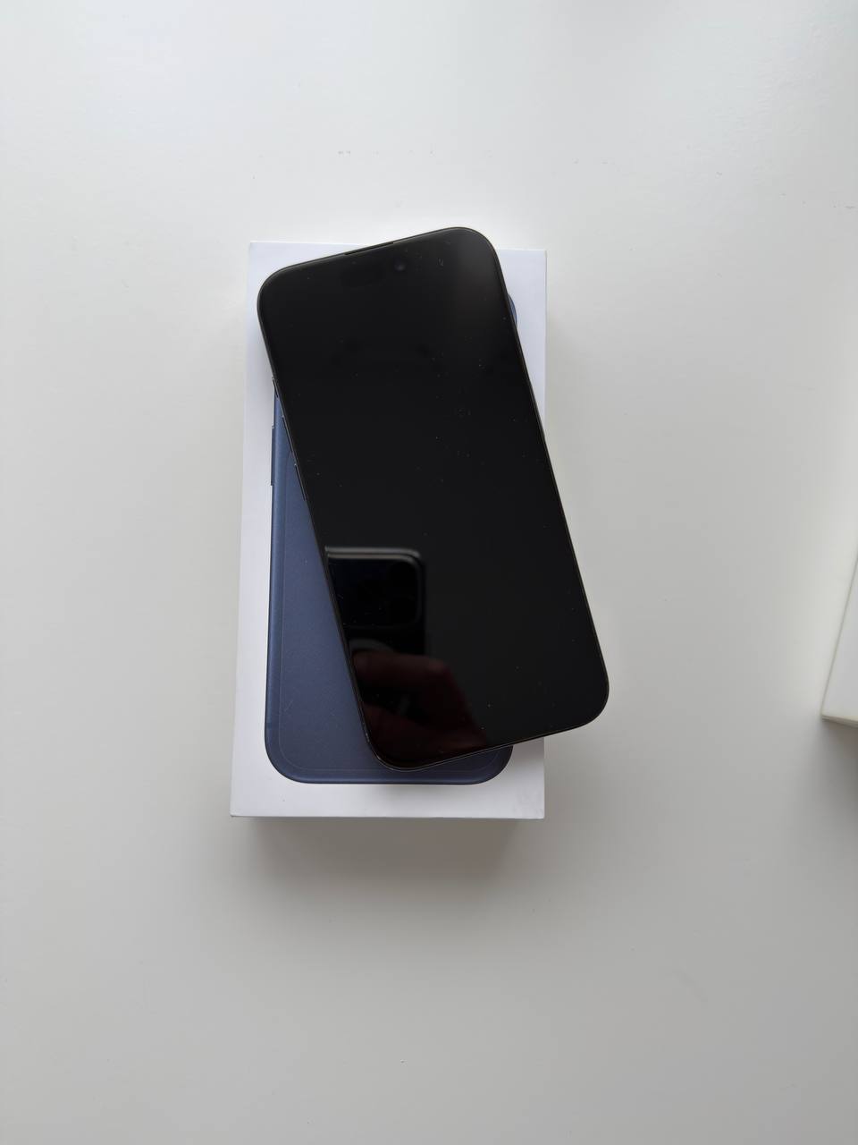 Продам IPhone 15 pro 256gb,батарея 86%,цена 500 евро. 2