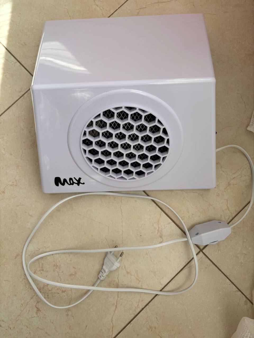 Робот пылесос  (сухая и влажная уборка )-90€ 3