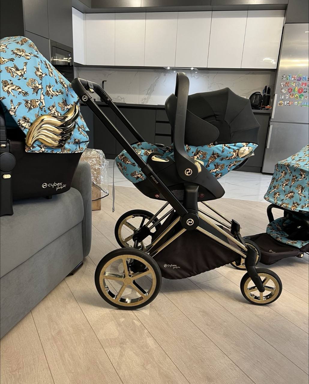 Коляска cybex Priam by Jeremy Scott 3-в-1 2
