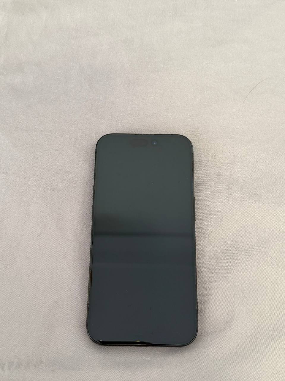 Продам IPhone 15 pro 256. Батарея 85. Без царапин. Цена 580 €