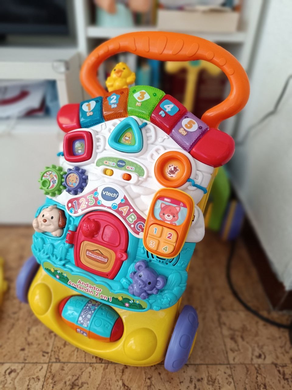 Andador (ходунки) VTECH, в идеальном состоянии. Два режима скорости колес. 15€