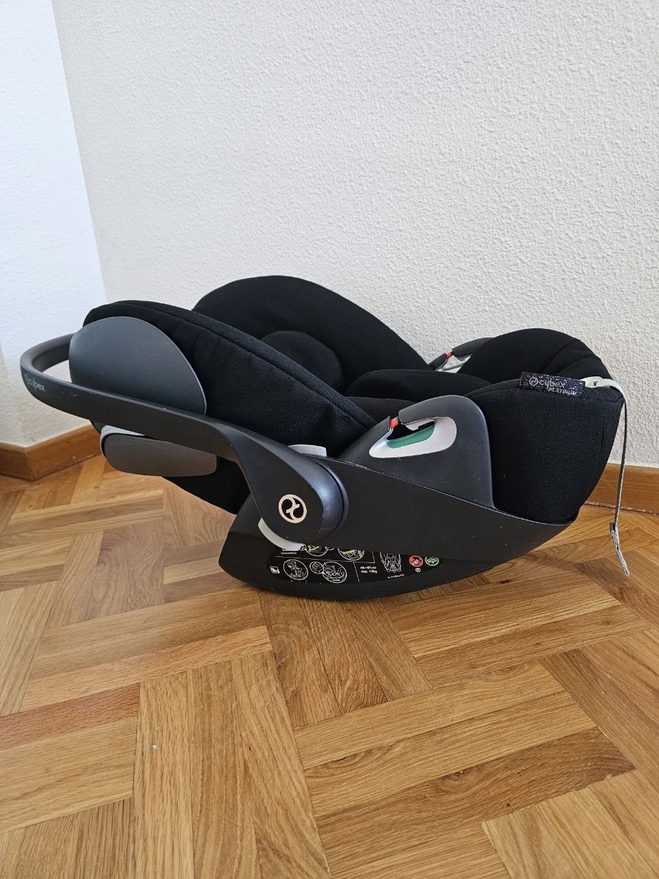 Автолюлька cybex Cloud Z2 iSize в очень хорошем состоянии:  раскладывается в горизонтальное положени 2