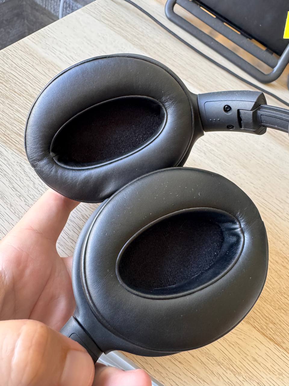 Продаю полноразмерные безпроводные наушники Sennheiser HD 450 BT с системой активного шумоподавления 3