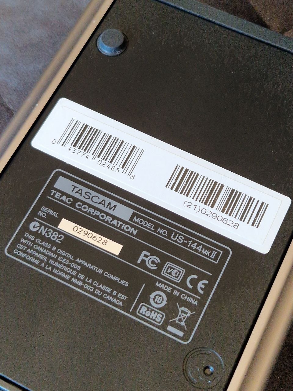 Звуковая карта Tascam US-144 + микрофон Tascam TM-80 — все вместе 80 € 2