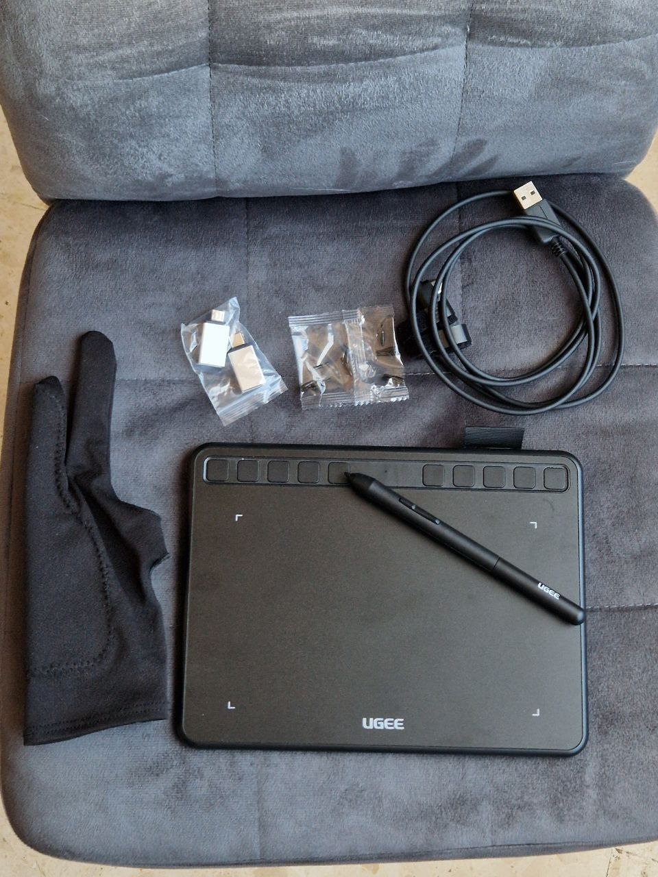 Продам планшет для рисования  UGEE S640