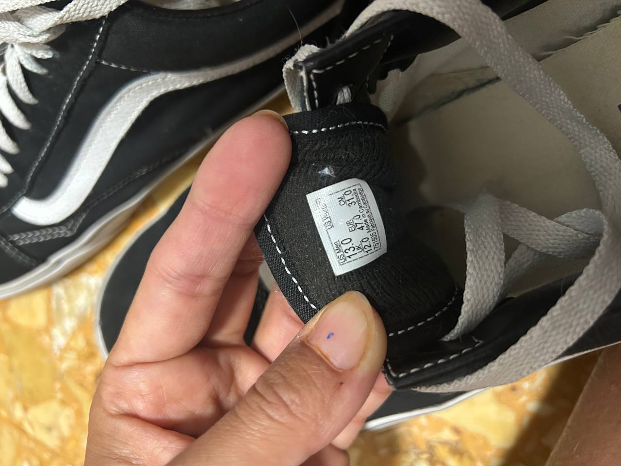 Vans кеды доставка бесплатная, почти новые, цена 60€ покупали за 85€, нога у парня выросла