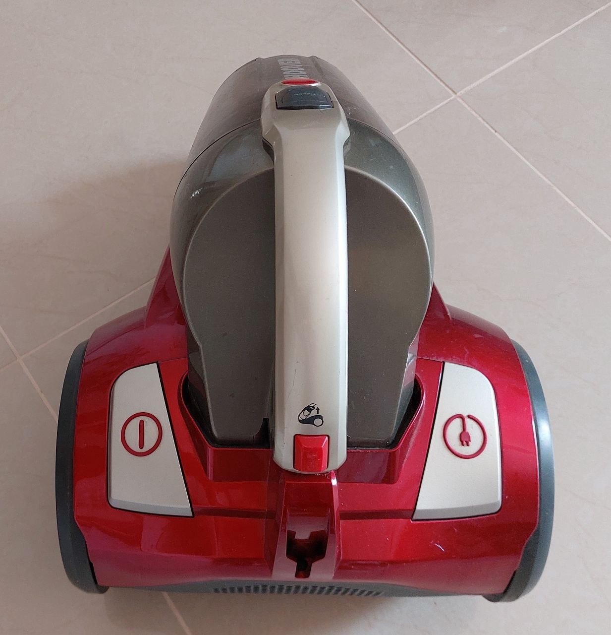 Пылесос Hoover REACTIV. Практически новый, использовался всего 2 раза. Полностью исправен, в отличн 2